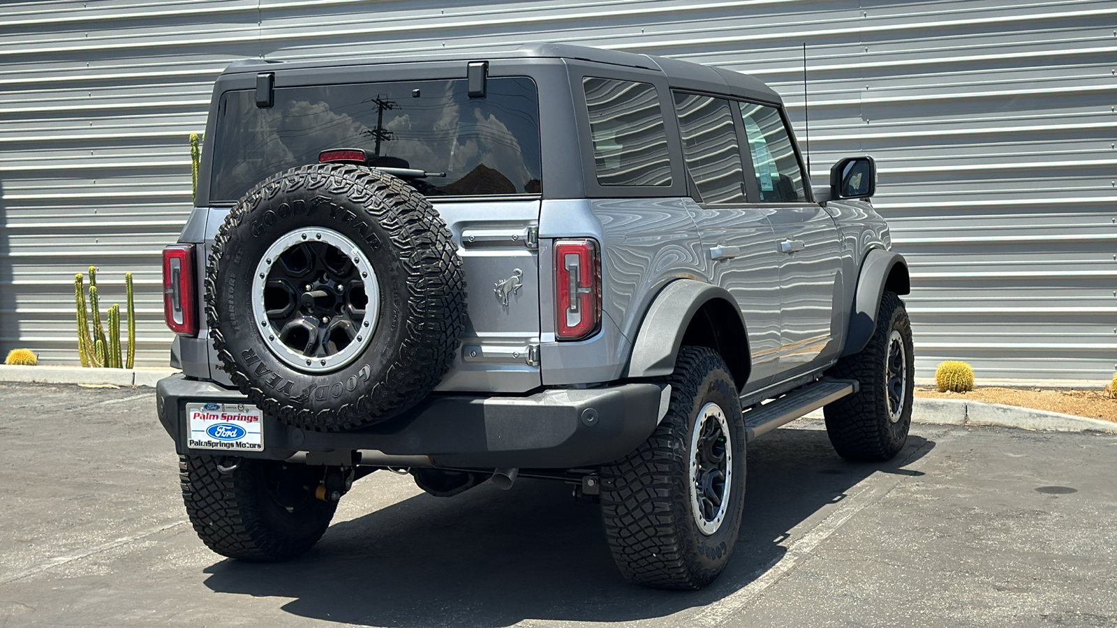 2024 Ford Bronco Outer Banks 8