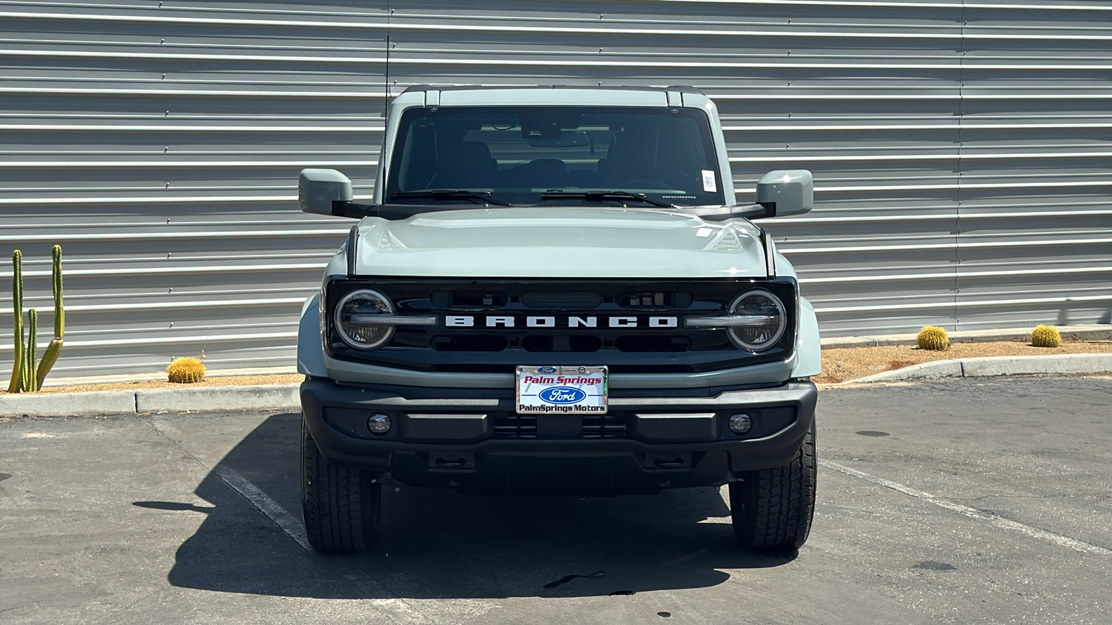 2024 Ford Bronco Outer Banks 2