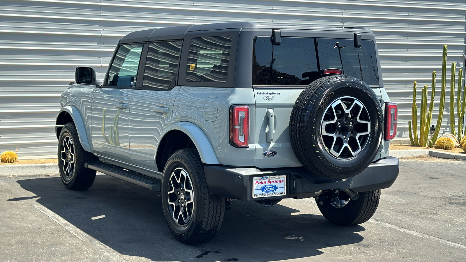 2024 Ford Bronco Outer Banks 6