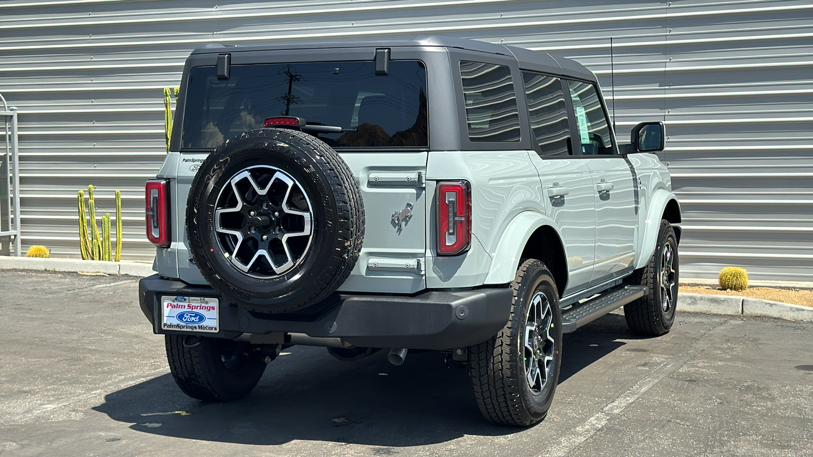 2024 Ford Bronco Outer Banks 8