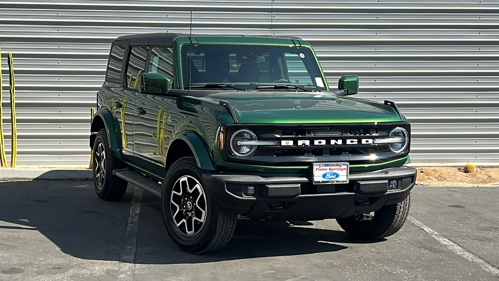 2024 Ford Bronco Outer Banks 1