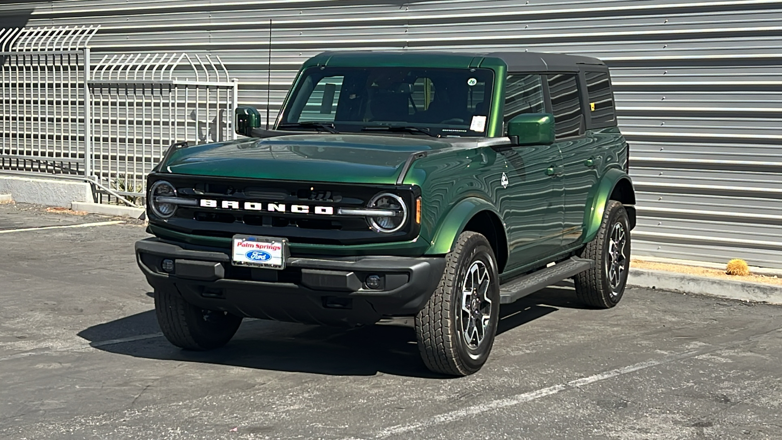 2024 Ford Bronco Outer Banks 3