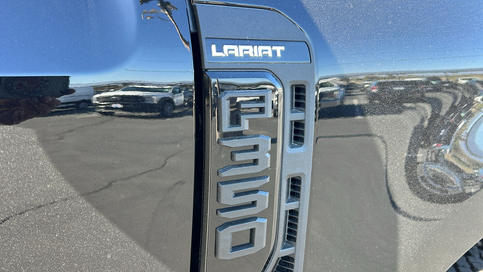 2024 Ford F-350SD Lariat 35