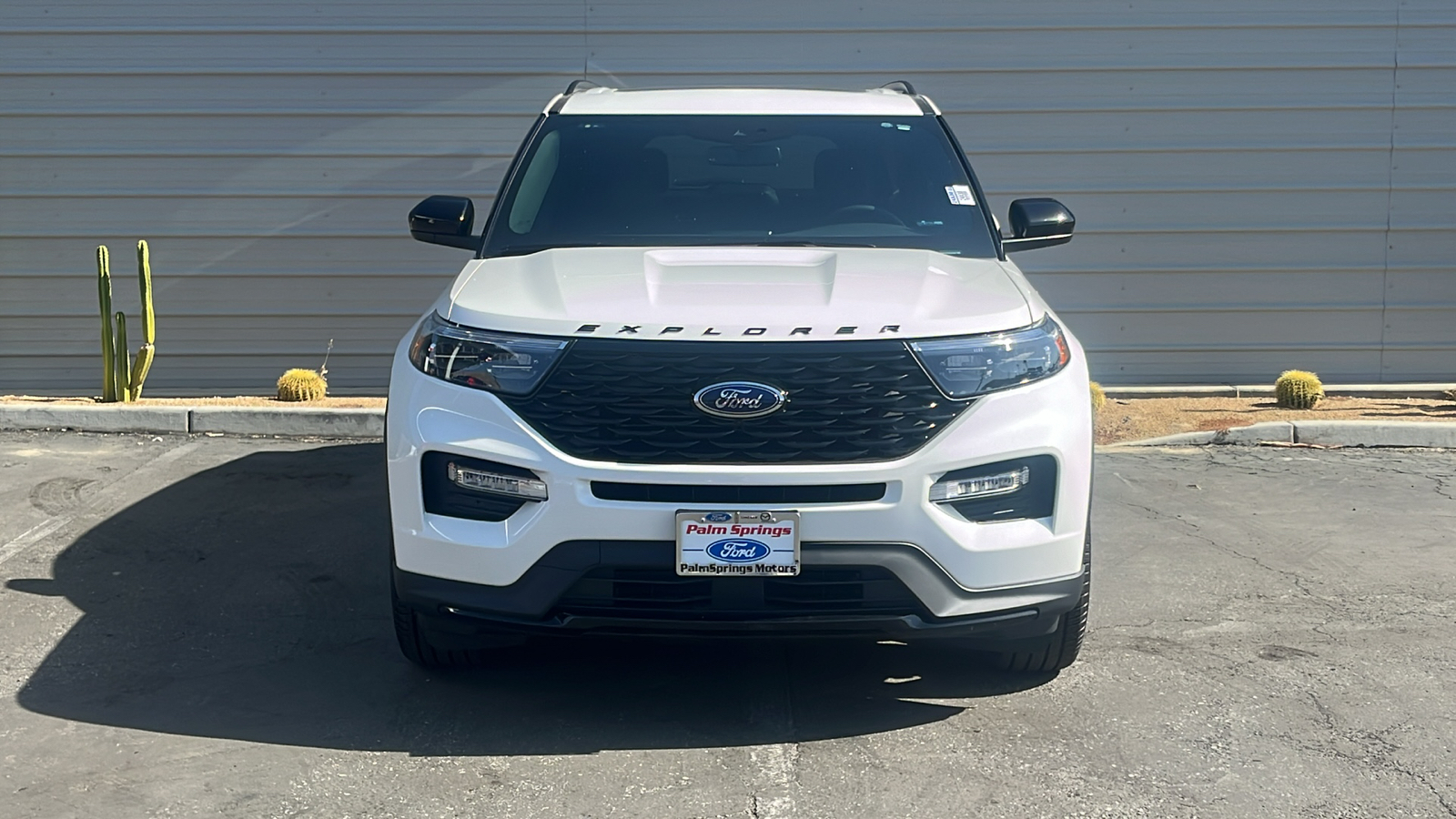 2024 Ford Explorer ST-Line 2