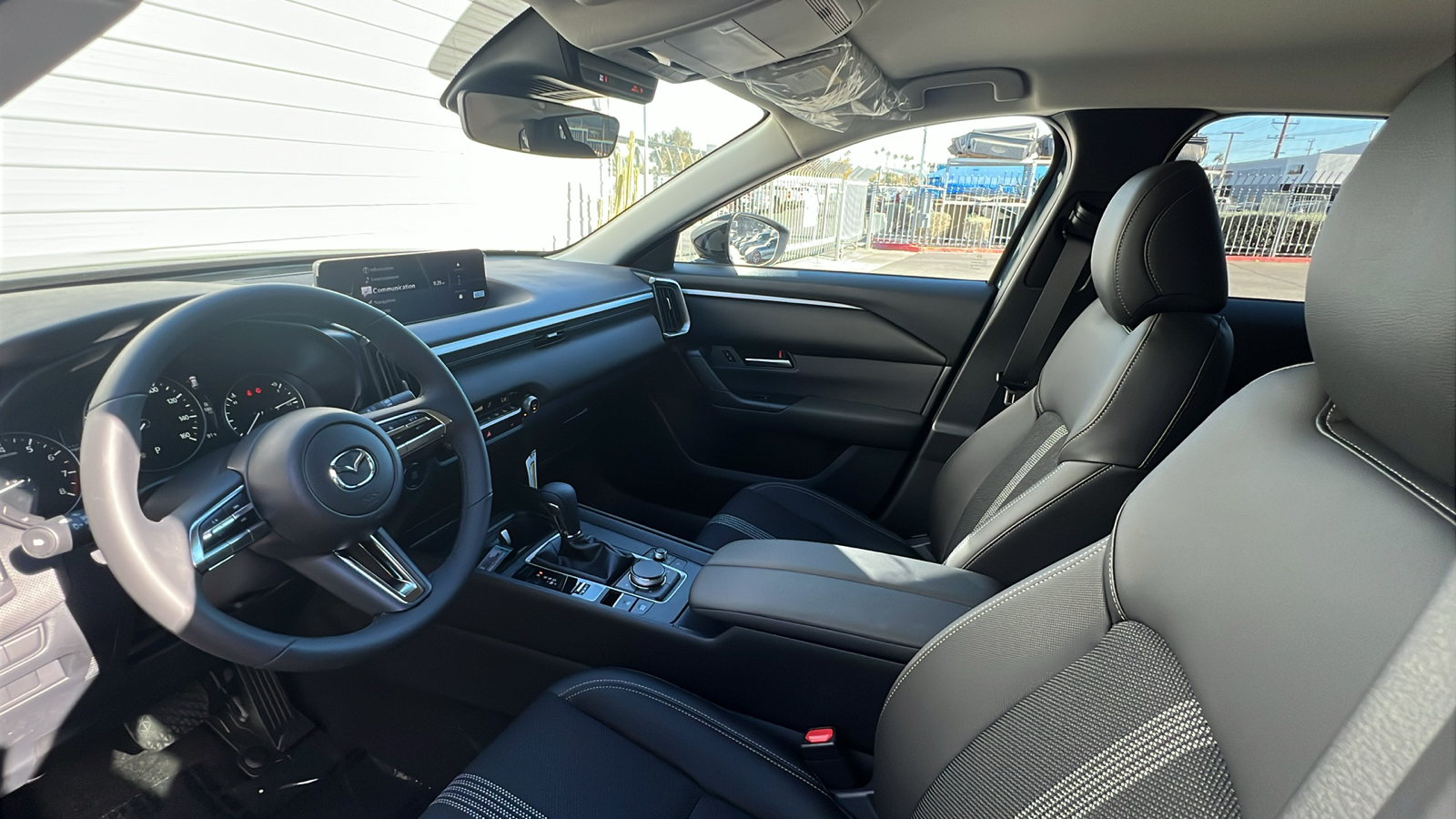 2025 Mazda CX-50 2.5 S Preferred Package 17