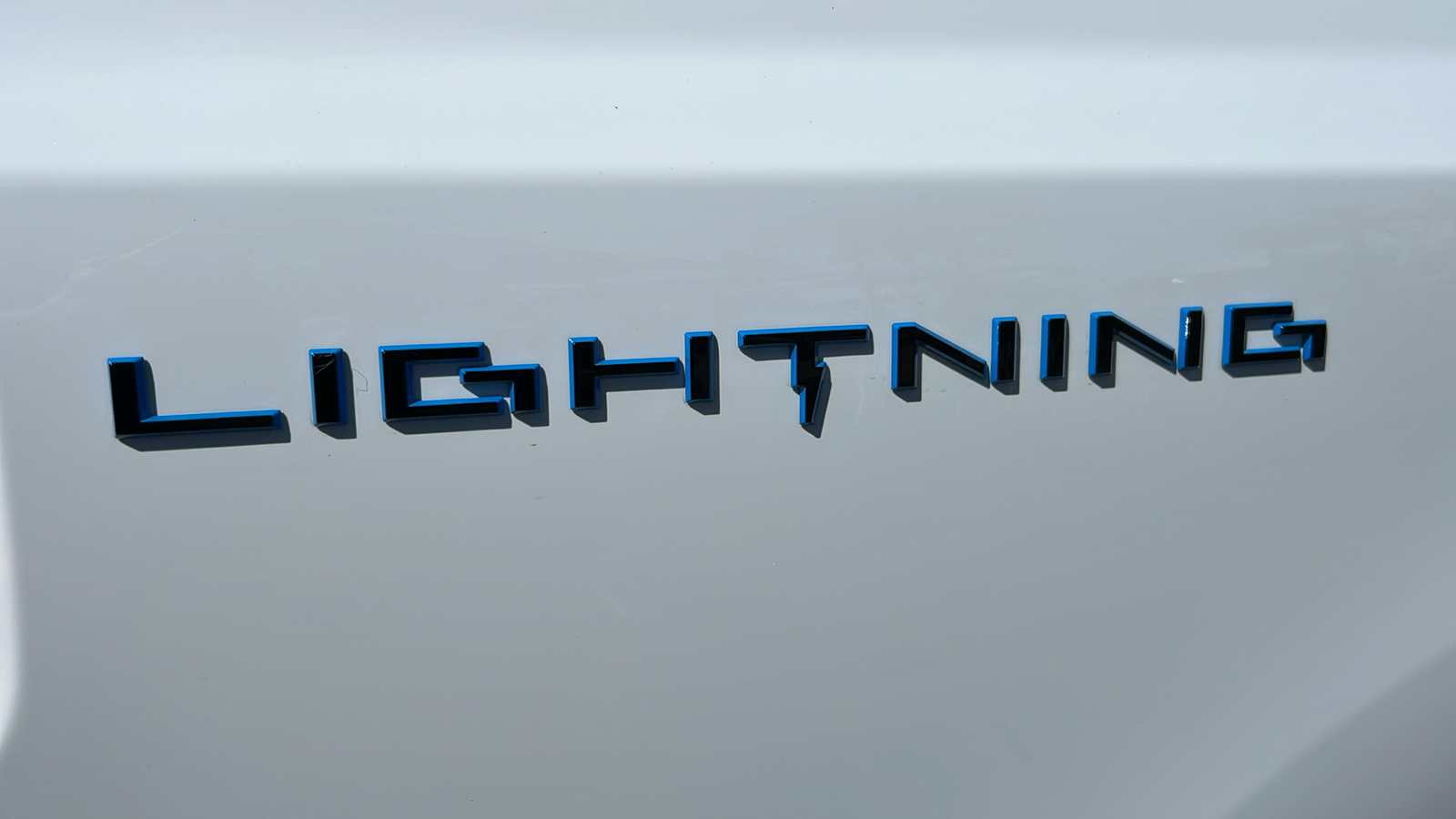 2023 Ford F-150 Lightning Pro 34