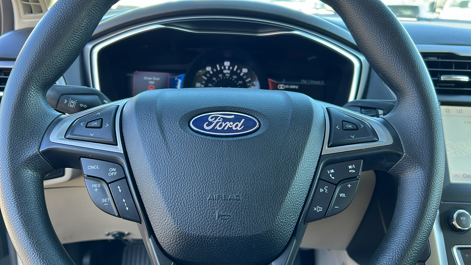 2020 Ford Fusion Hybrid SE 18