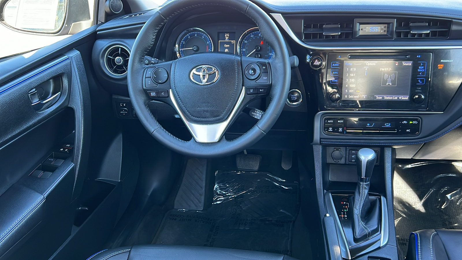 2017 Toyota Corolla XSE 11