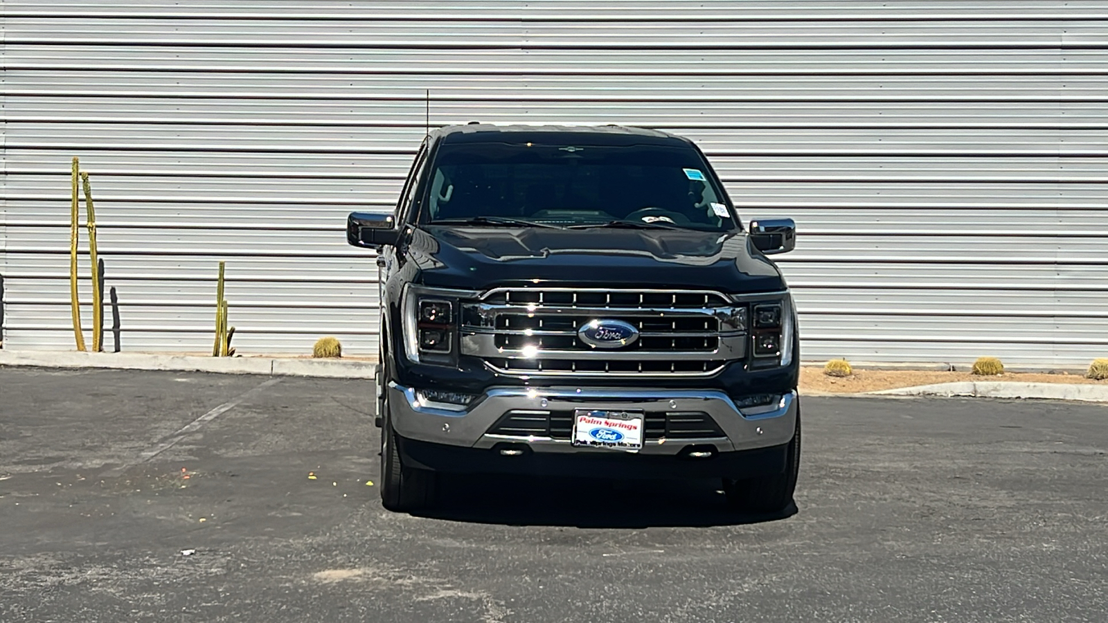 2023 Ford F-150 Lariat 2