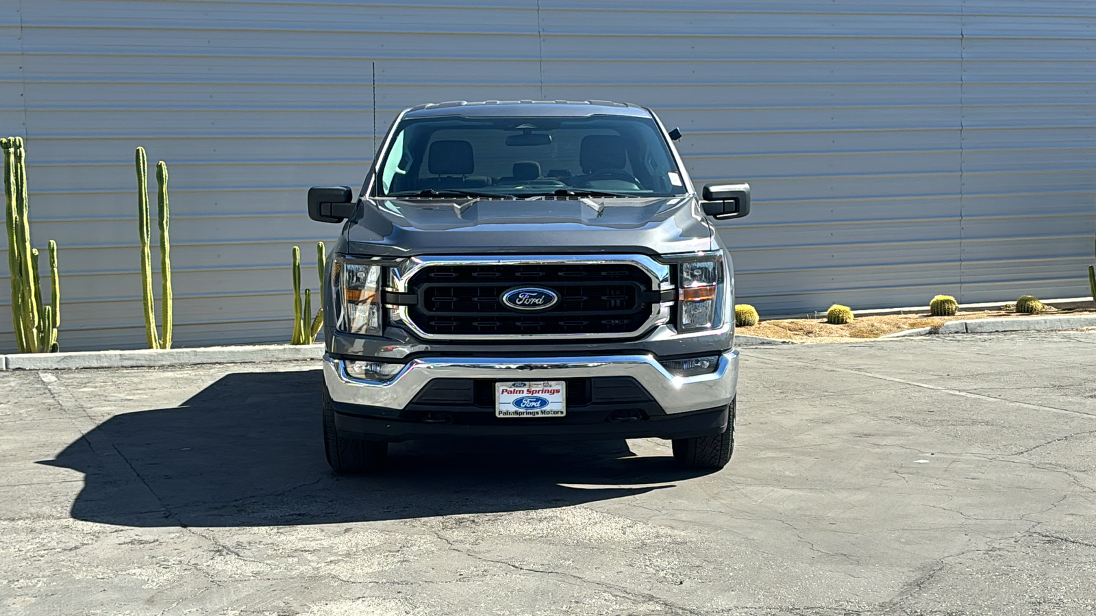 2023 Ford F-150 XLT 2