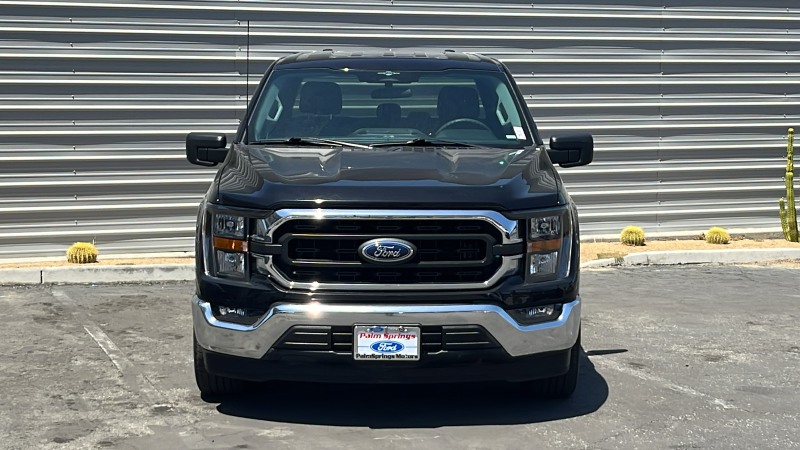 2023 Ford F-150 XLT 2