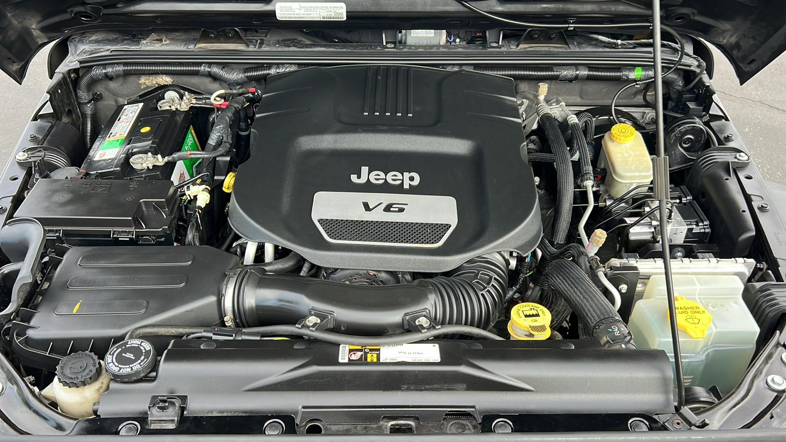 2015 Jeep Wrangler Sport 26