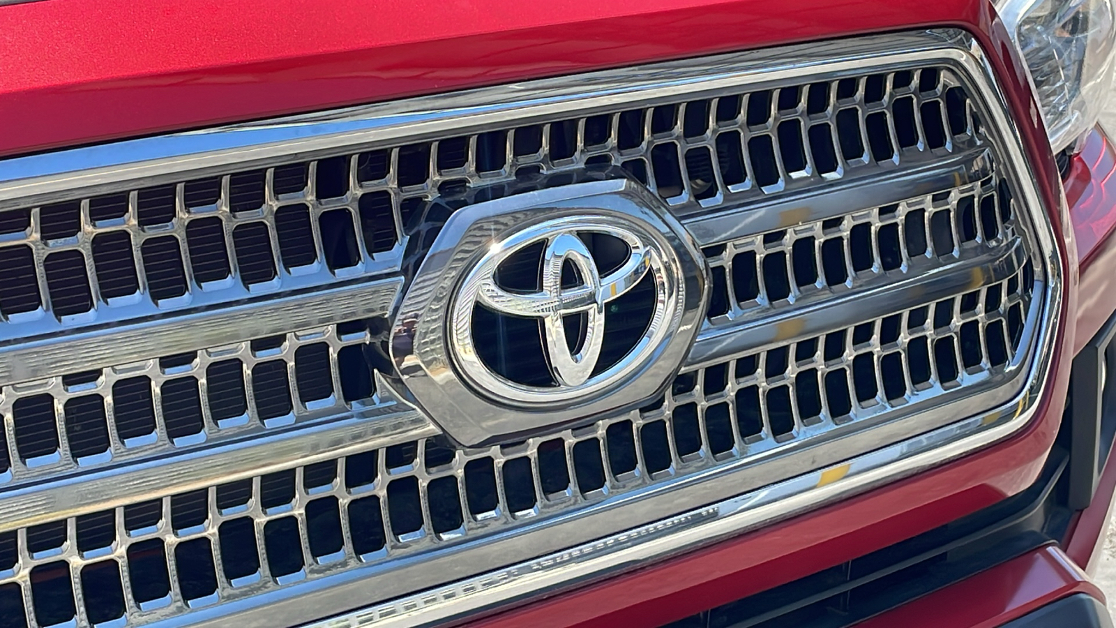 2017 Toyota Tacoma  26