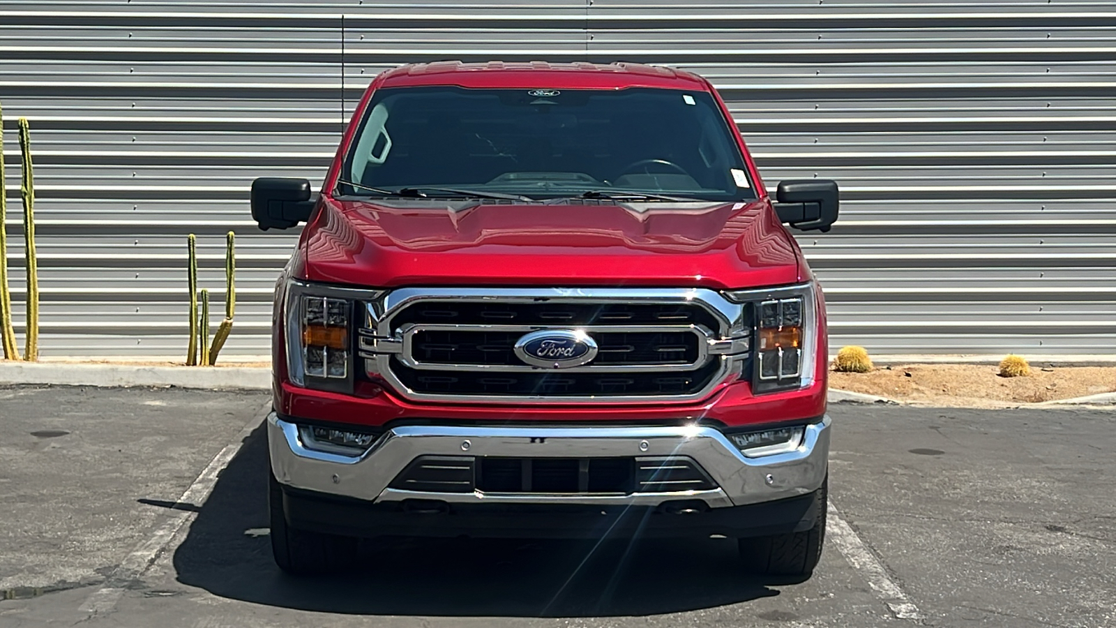 2022 Ford F-150 XLT 2