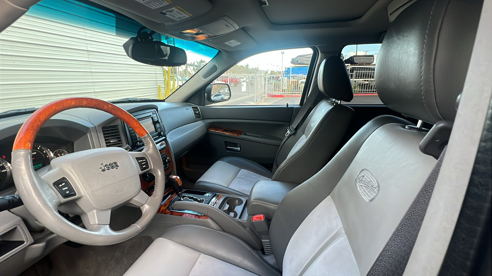 2007 Jeep Grand Cherokee Overland 18