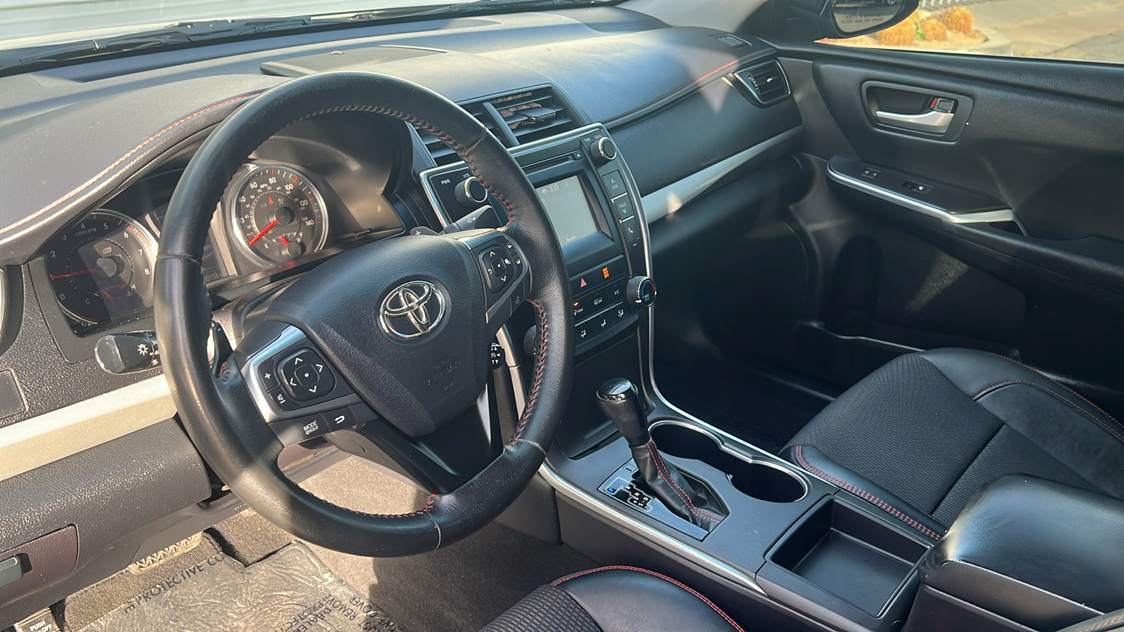 2016 Toyota Camry  18