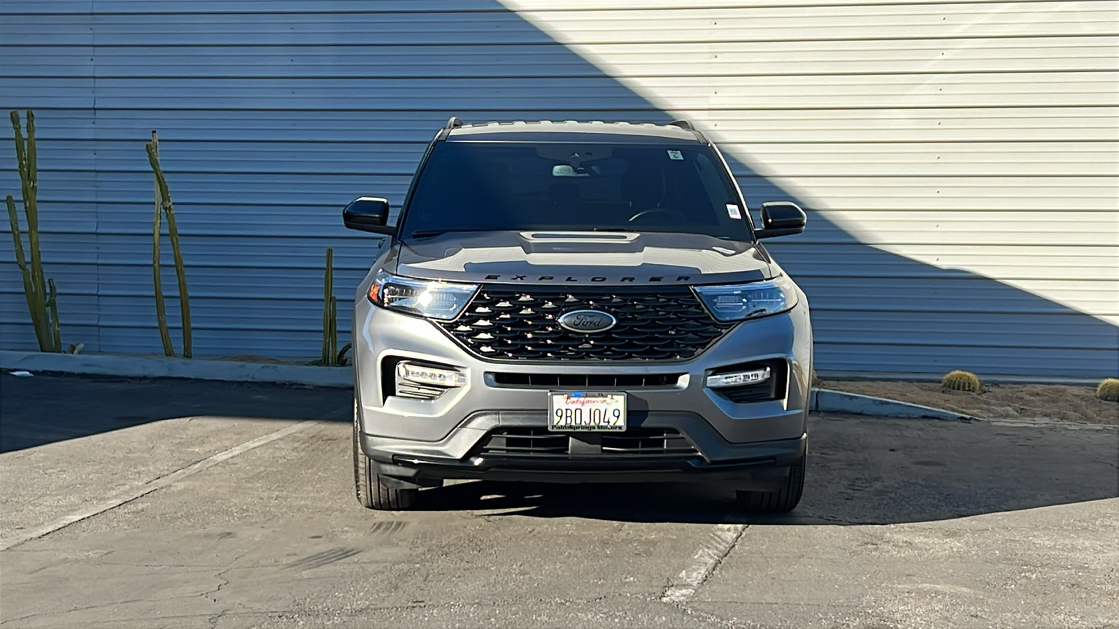 2022 Ford Explorer ST-Line 2