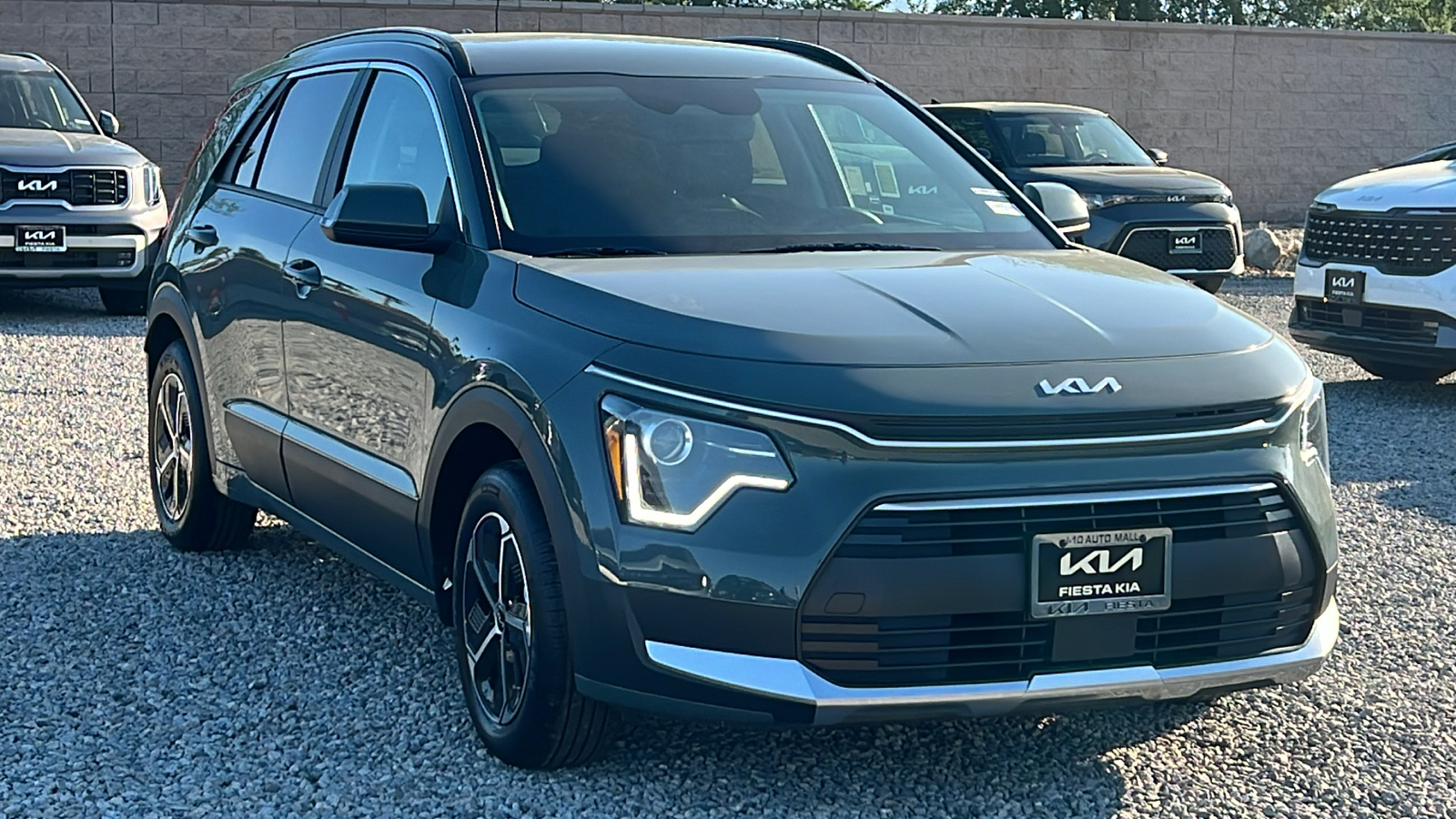 2024 Kia Niro EX 1