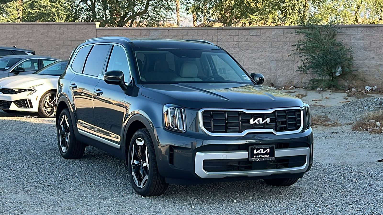 2024 Kia Telluride S 1