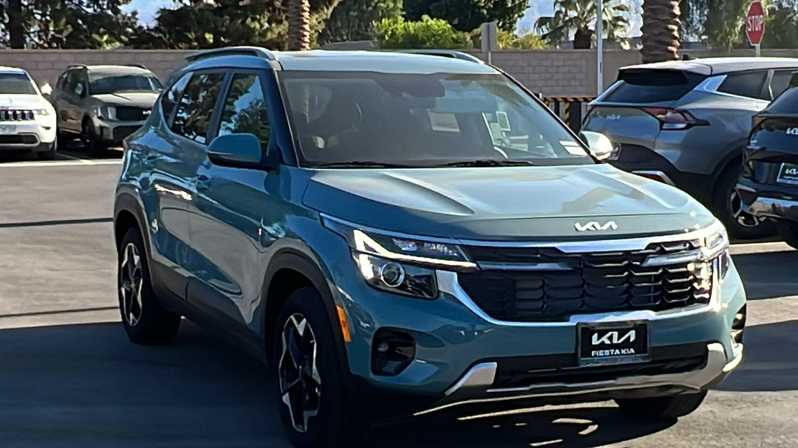 2025 Kia Seltos EX 1