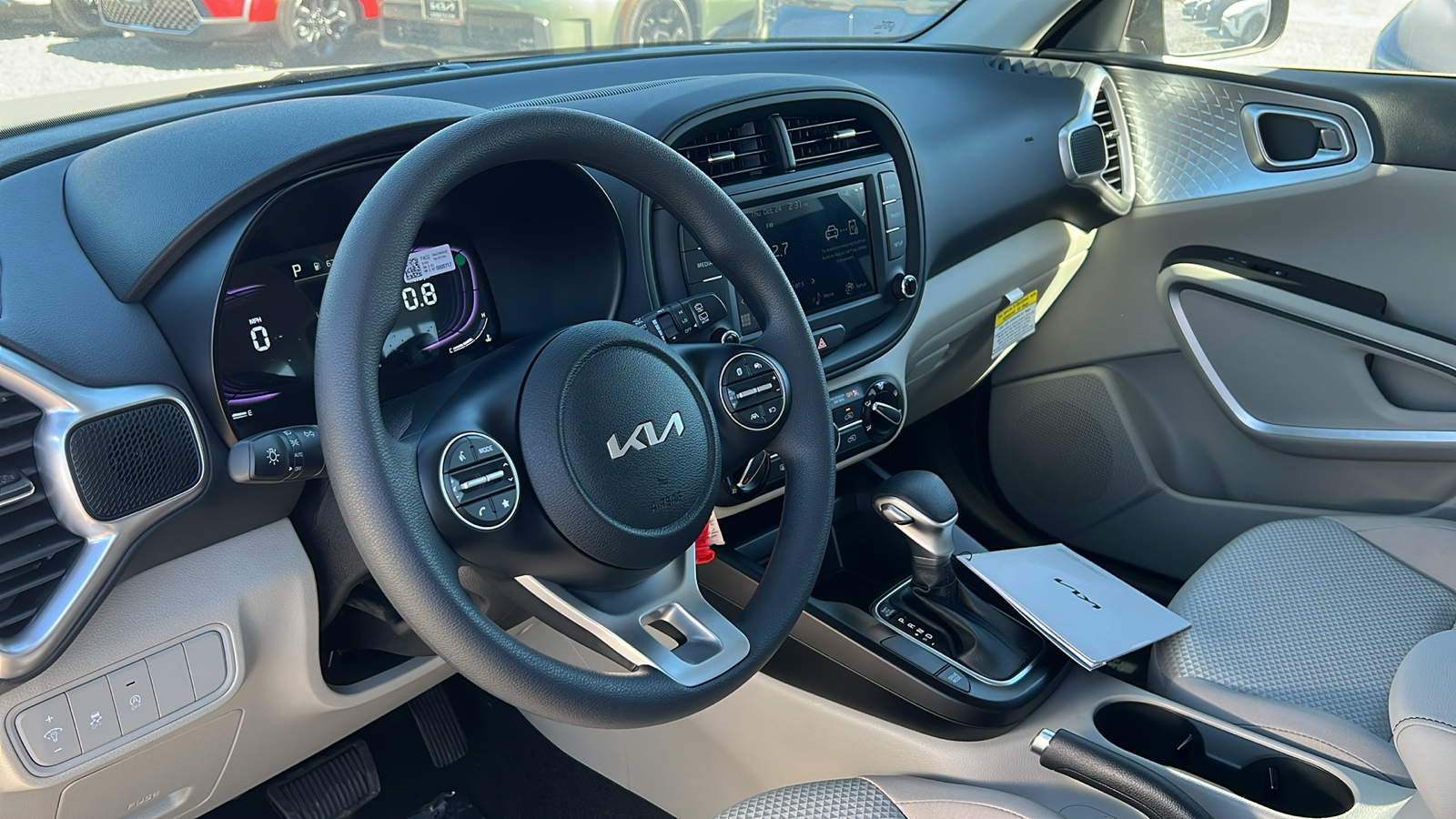 2025 Kia Soul LX 19