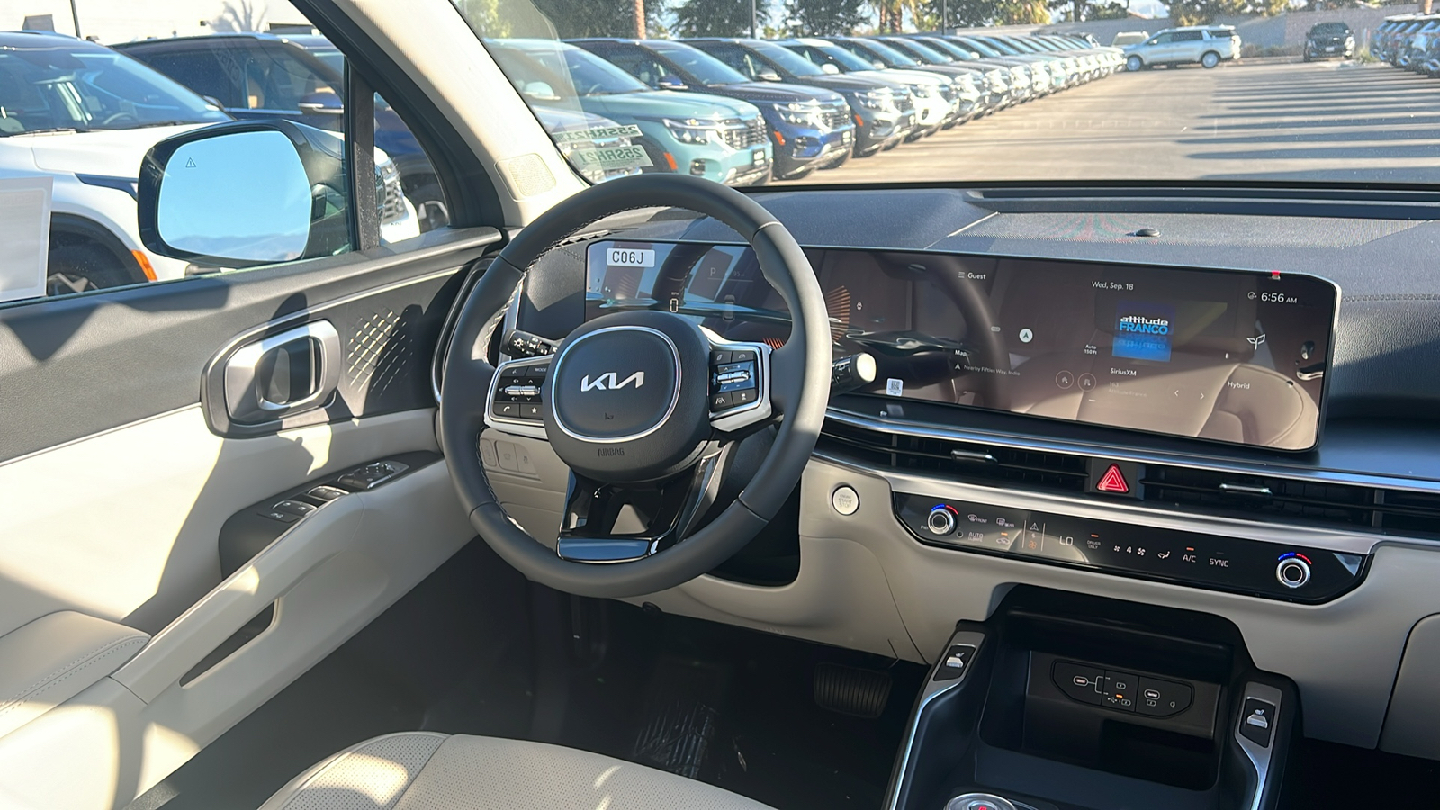 2025 Kia Sorento Hybrid EX 16