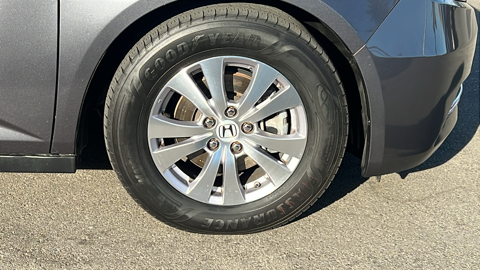 2016 Honda Odyssey SE 12