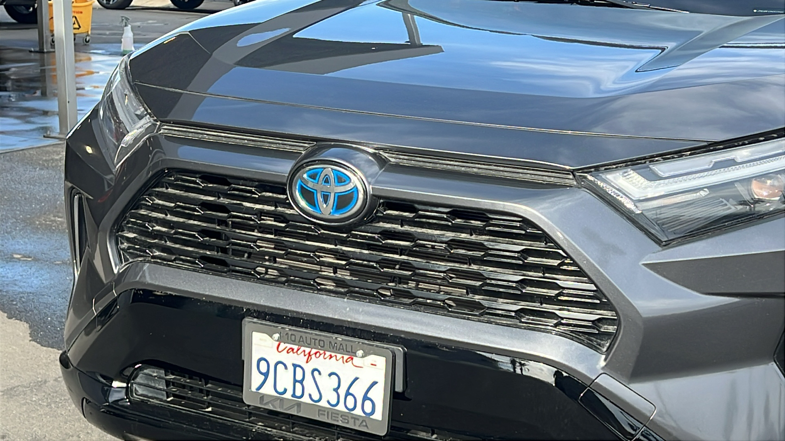 2022 Toyota RAV4 Hybrid XSE 8