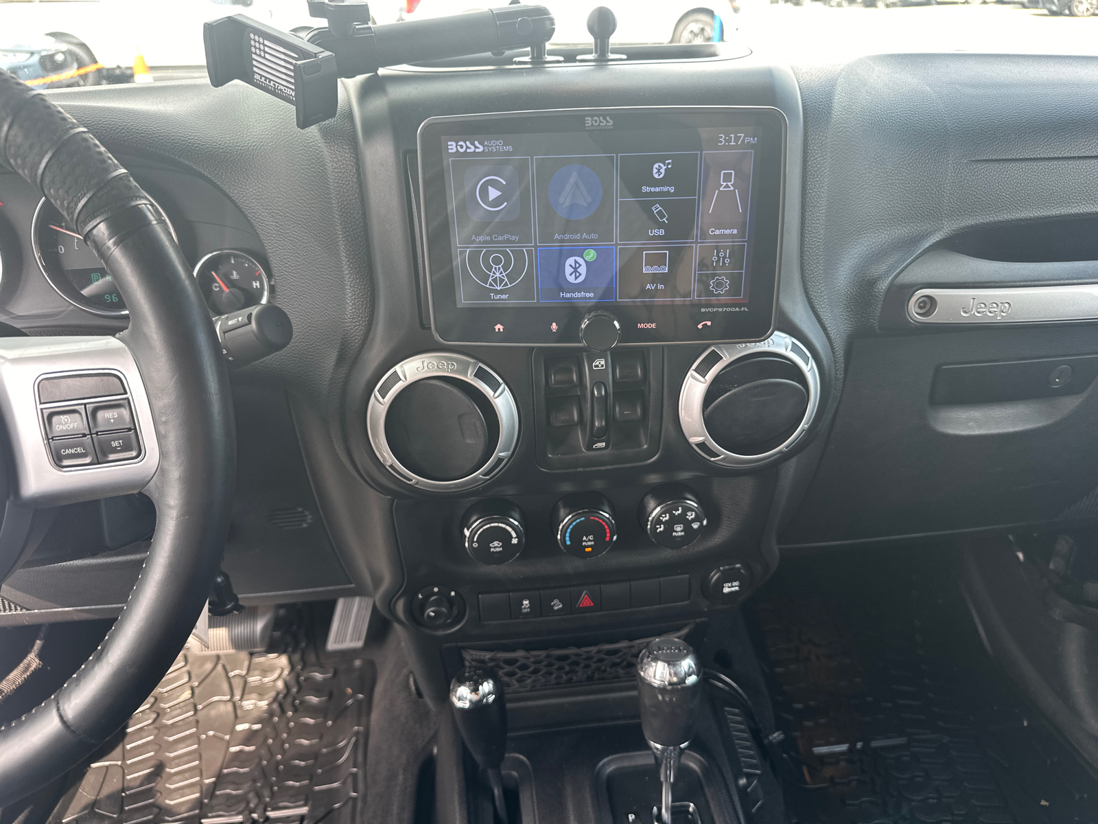 2014 Jeep Wrangler Unlimited Freedom Edition 28