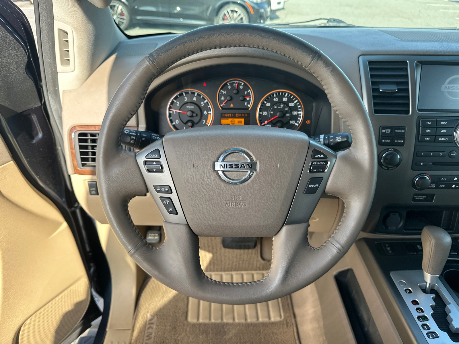 2014 Nissan Armada SL 23