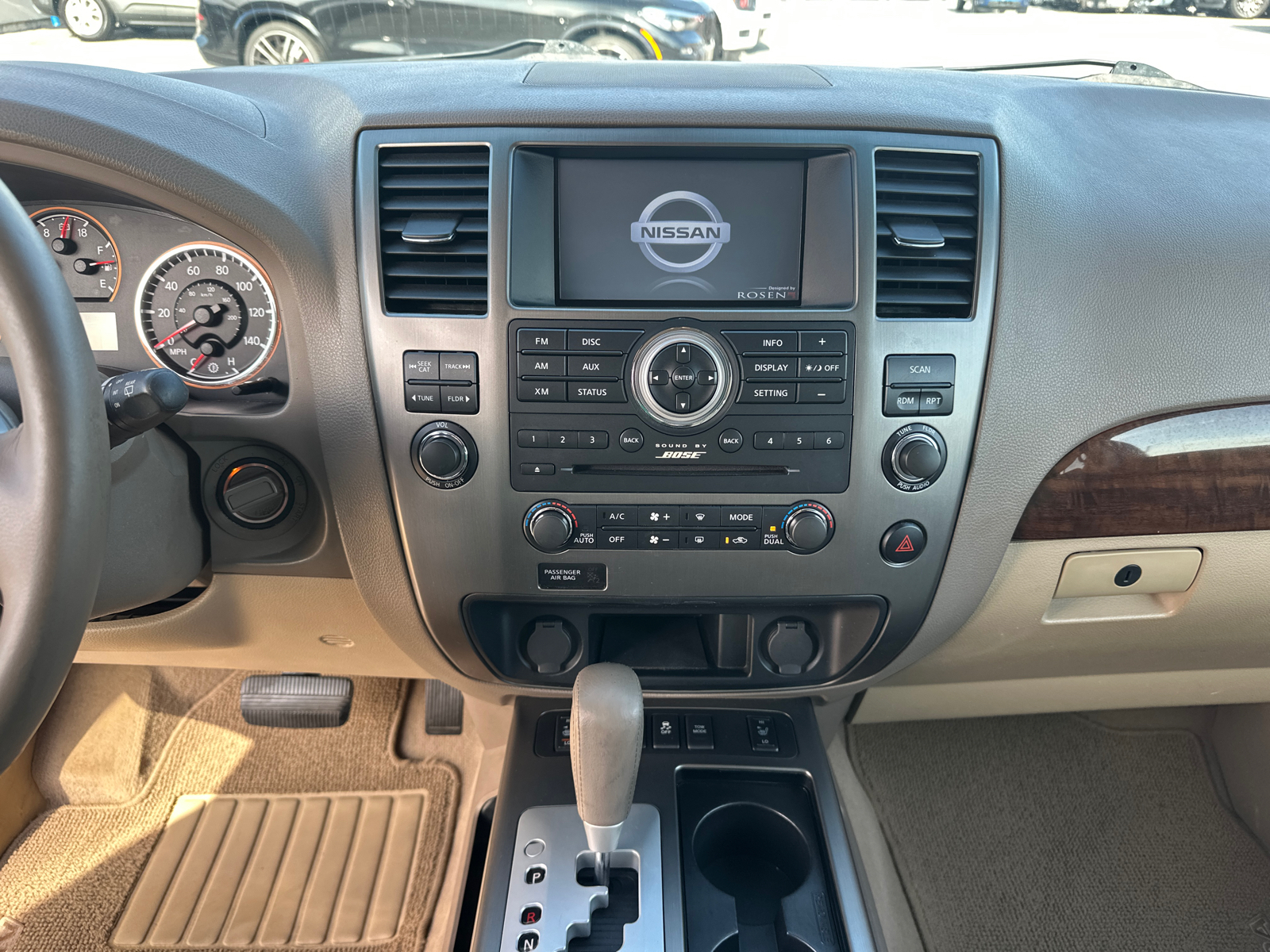 2014 Nissan Armada SL 27