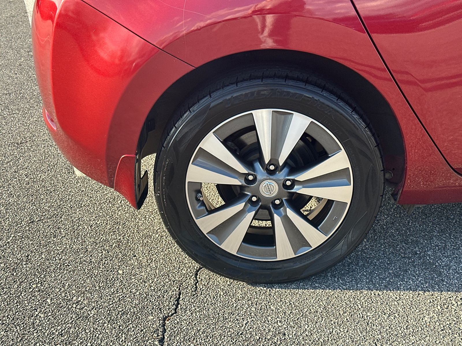 2015 Nissan Leaf SV 17