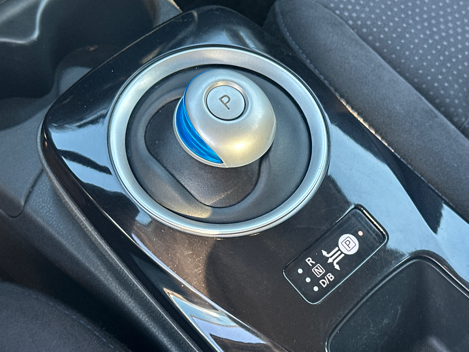 2015 Nissan Leaf SV 31