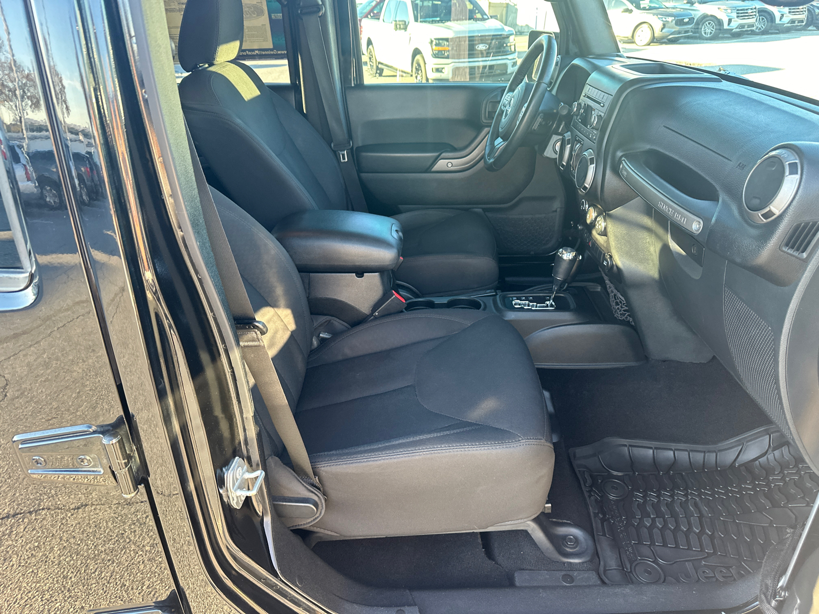 2016 Jeep Wrangler Unlimited Sport 13