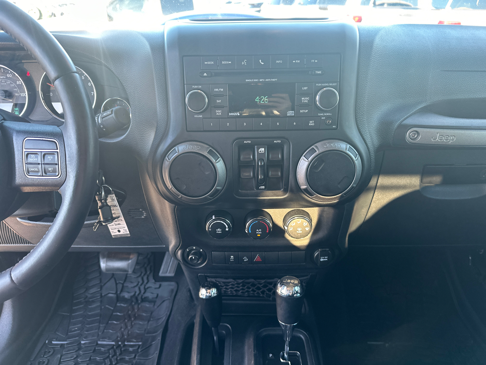 2016 Jeep Wrangler Unlimited Sport 27