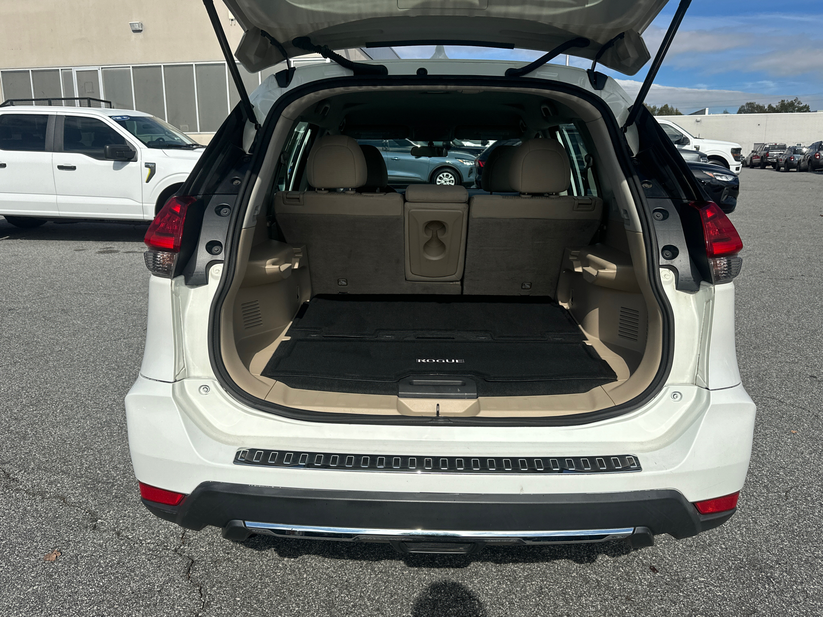 2017 Nissan Rogue S 18