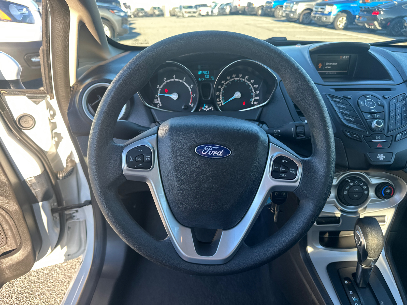 2018 Ford Fiesta SE 23