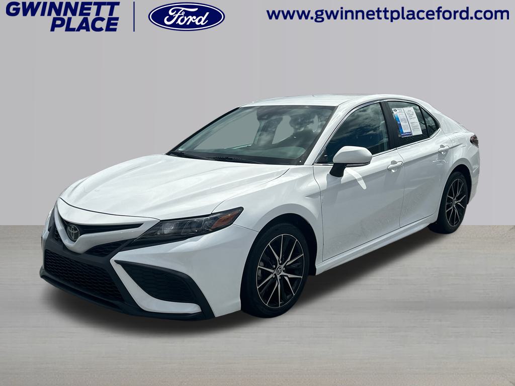 2022 Toyota Camry SE 1