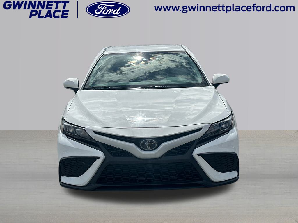 2022 Toyota Camry SE 2