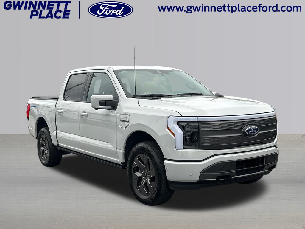 2023 Ford F-150 Lightning Lariat 3