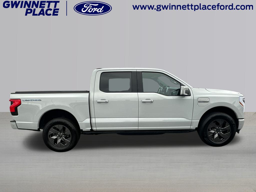 2023 Ford F-150 Lightning Lariat 4