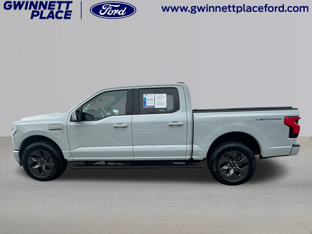 2023 Ford F-150 Lightning Lariat 8