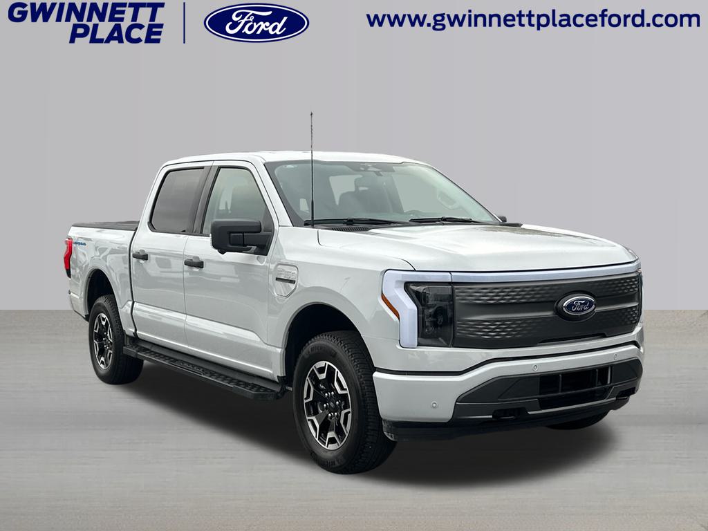 2023 Ford F-150 Lightning XLT 3