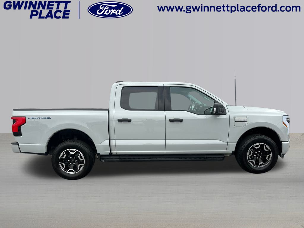 2023 Ford F-150 Lightning XLT 4