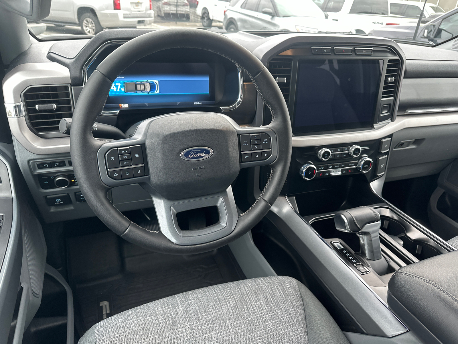 2023 Ford F-150 Lightning XLT 22