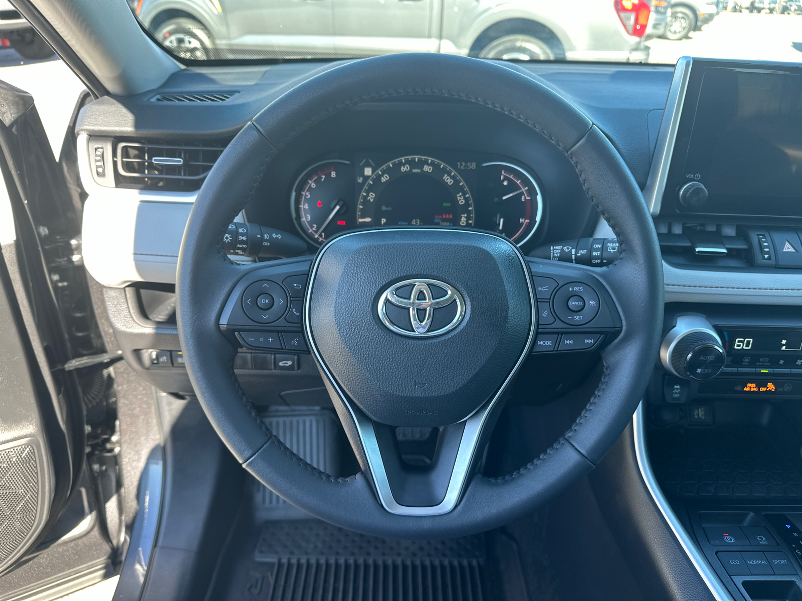 2024 Toyota RAV4 XLE Premium 24