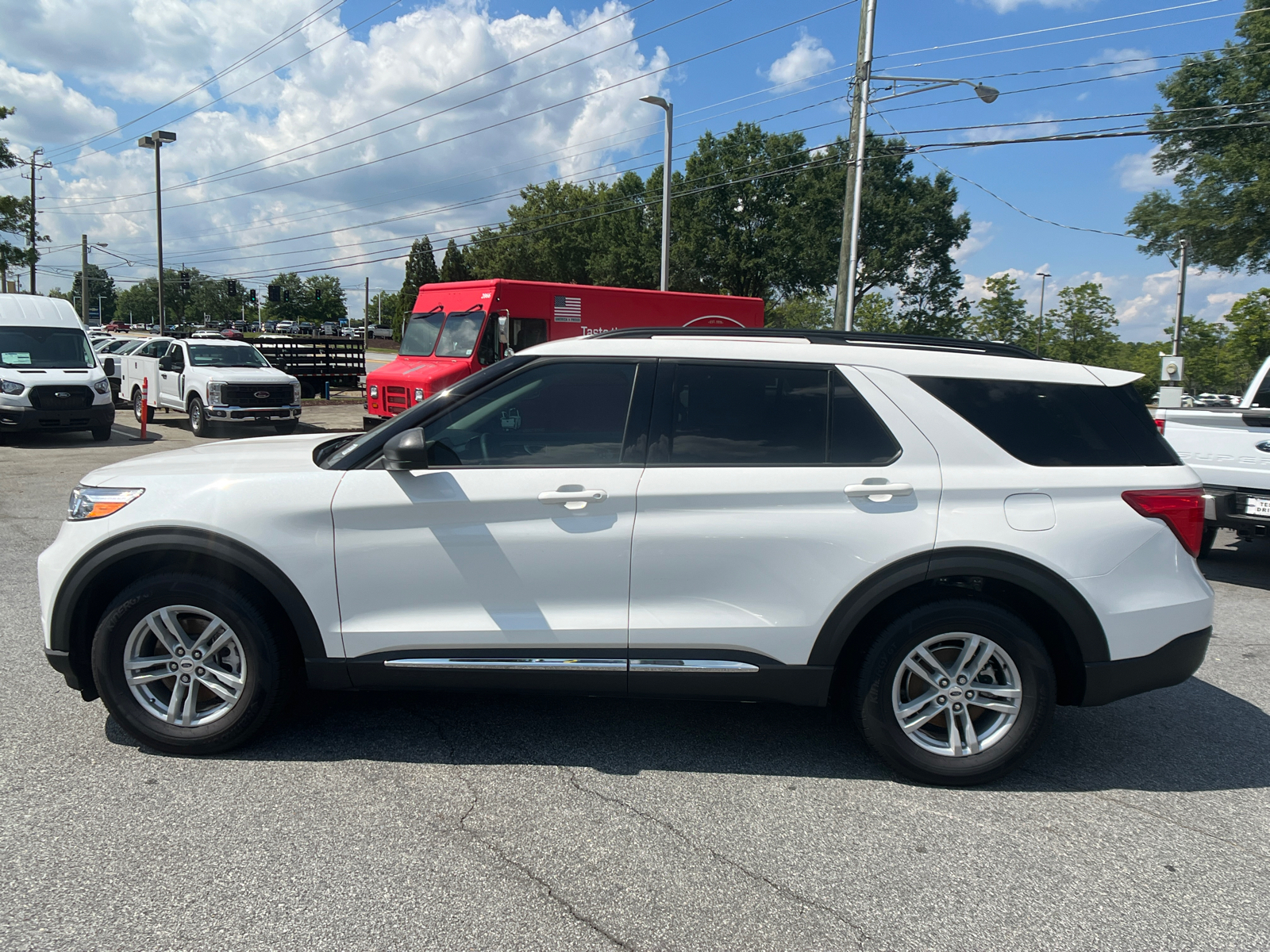 2024 Ford Explorer XLT 10