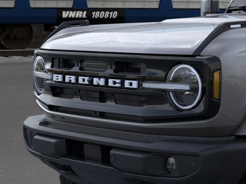 2024 Ford Bronco Outer Banks 19