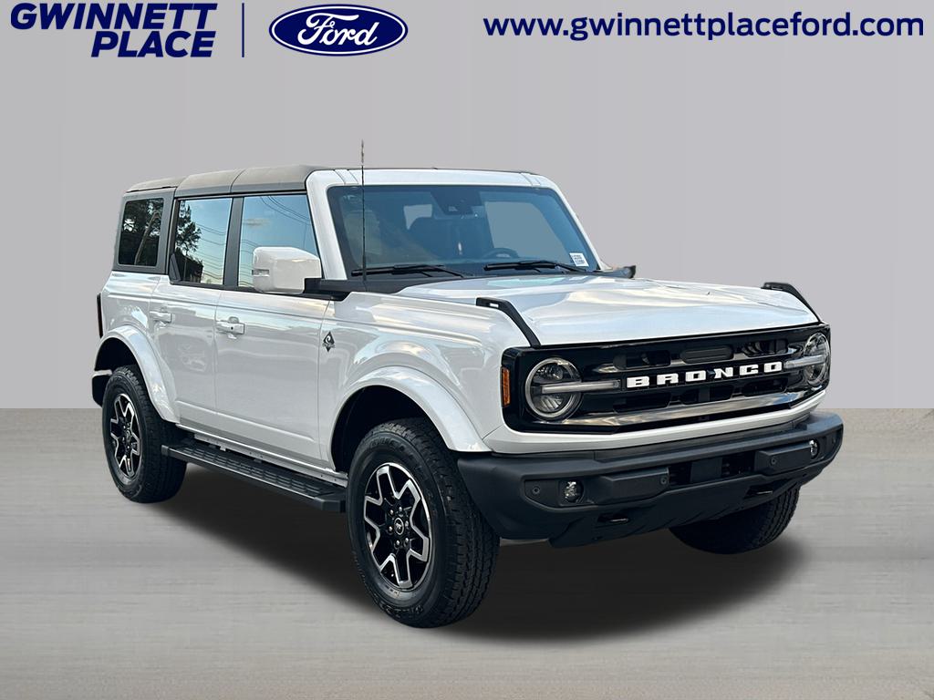 2024 Ford Bronco Outer Banks 3