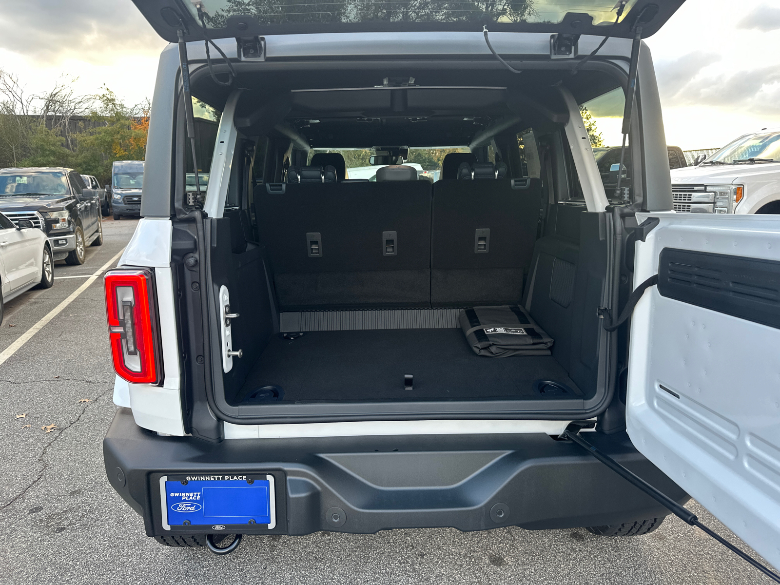 2024 Ford Bronco Outer Banks 18